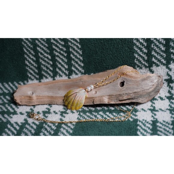 Moonrise Sunrise Shell Necklace - Picture 1 of 7